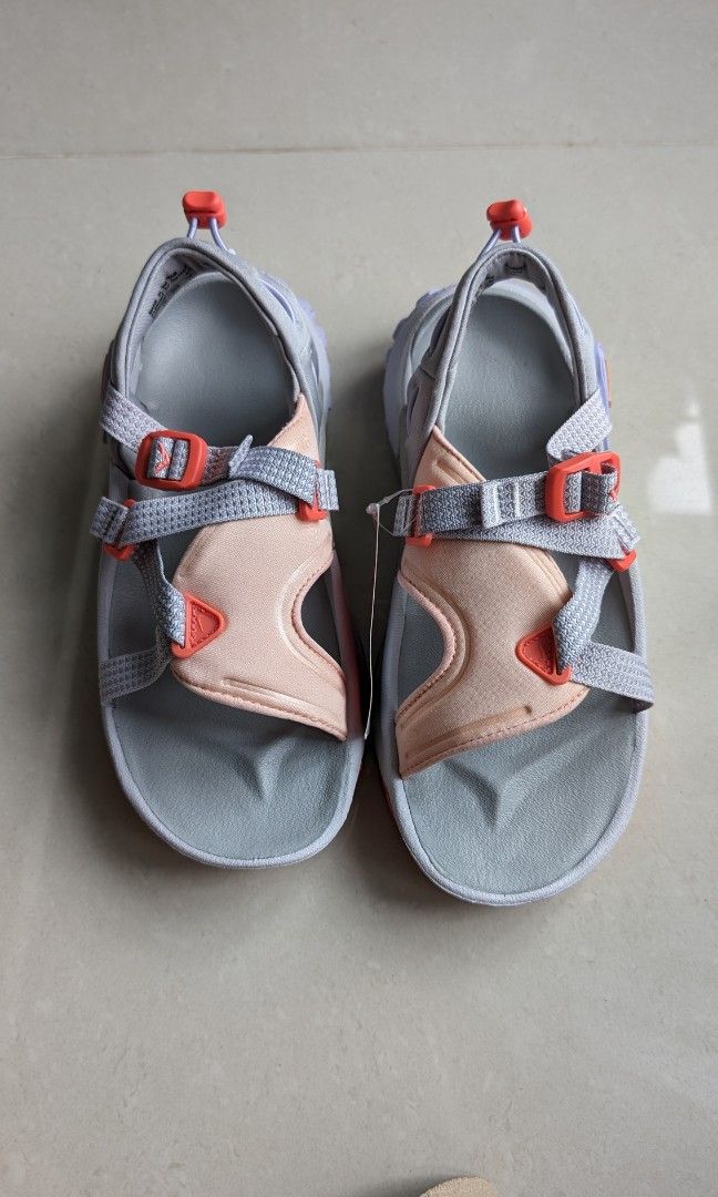 Nike Women s Oneonta Sandals flat silver size 6 Women s