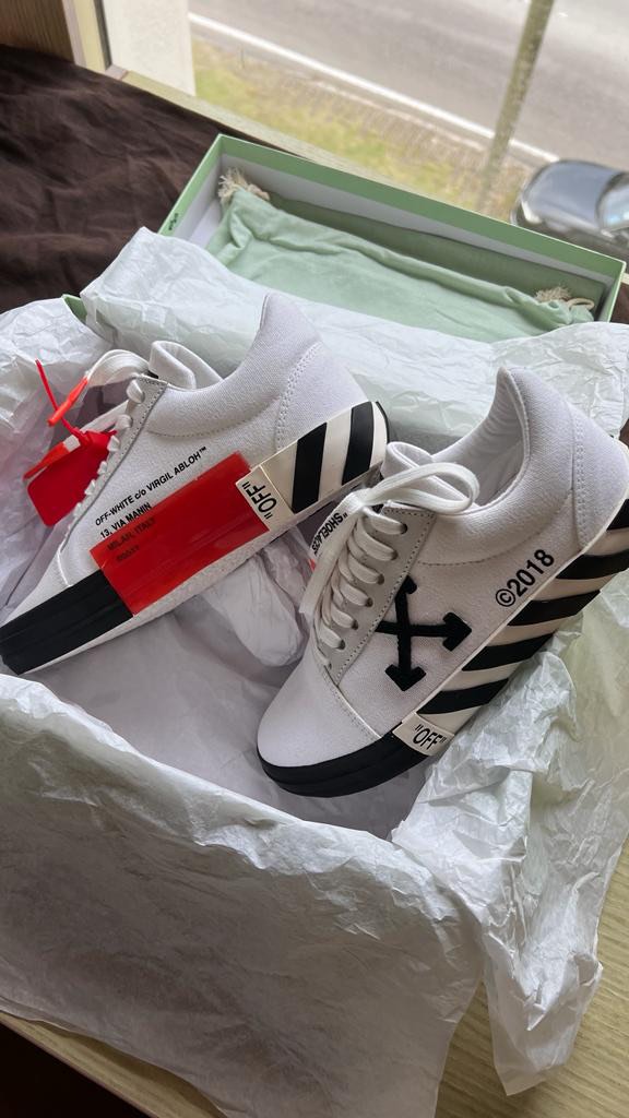 Off white vulcan sneaker top