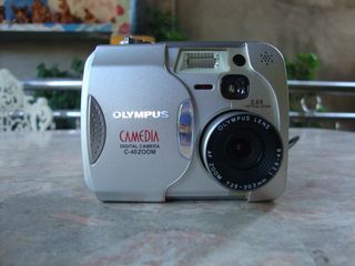 Olympus Camedia C-40 ZOOM 4.0 Megapixels  Digital Camera  (  Tested before Ship Out )
