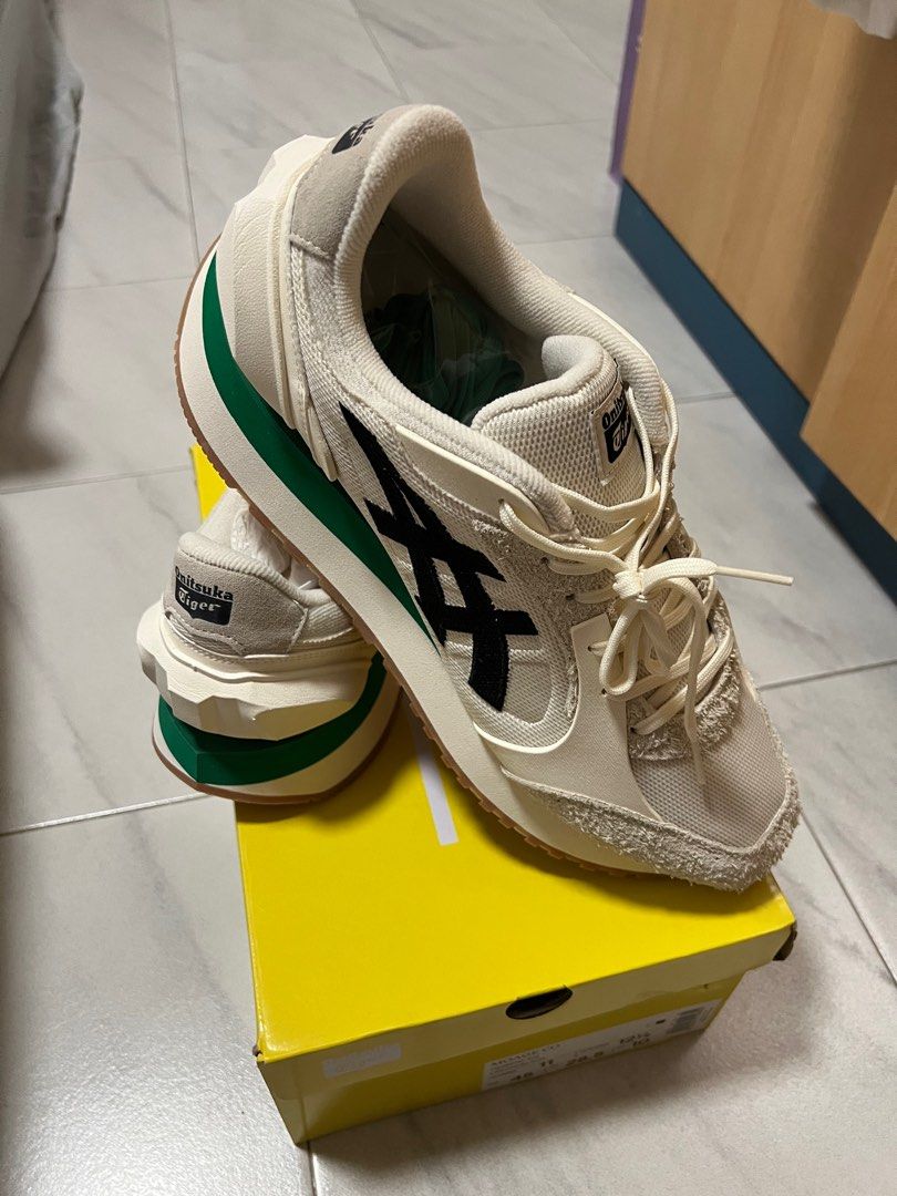 Onitsuka Tiger MOAGE CO (Category: Sneakers) located in Singapore. Submitted by randyyeo72 (Listing ID 1280529486, Image 1). Description: .