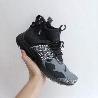 Harga nike cheap acronym