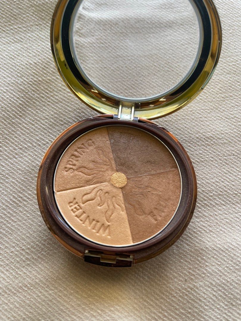 Physician’s Formula Bronze Booster Bronzer (Category: Makeup) located in Taguig. Submitted by matchawhisk (Listing ID 1280344481, Image 2). Description: Super silky feel Smells good, too ——— Physicians Formula Bronze Booster Bronzer is a pressed powder bronzer that provides an instant and lasting tan-boost. It’s lightweight and glides on smoothly for a healthy-looking tan glow. The Bronze Booster Glow-Boosting Season-to-Season Bronzer has an irid