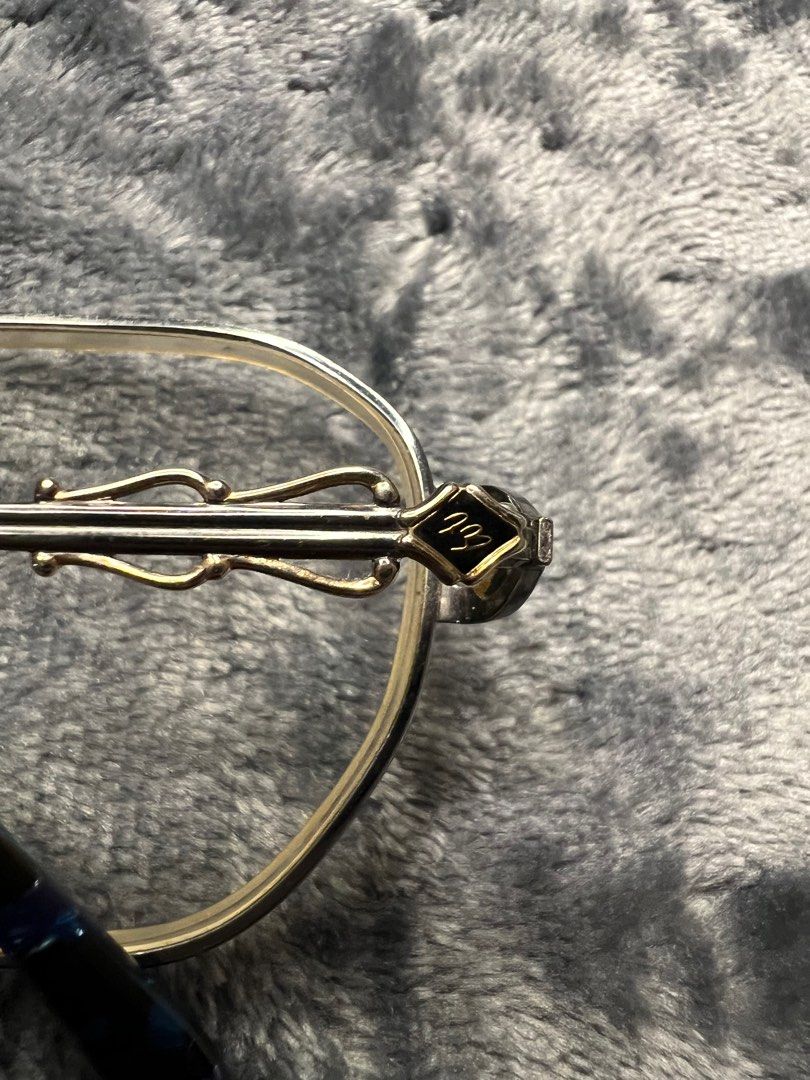 Pierre Balmain titanium frame Vintage (Category: Luxury Accessories) located in Makati City. Submitted by affordableeleganceemporium (Listing ID 1280583904, Image 3). Description: Vintage Pierre Balmain sunglasses with titanium frames are likely to be prized for their combination of timeless style and premium materials. Here are some characteristics that make vintage Pierre Balmain sunglasses with titanium frames noteworthy: **1. Lightweight and 