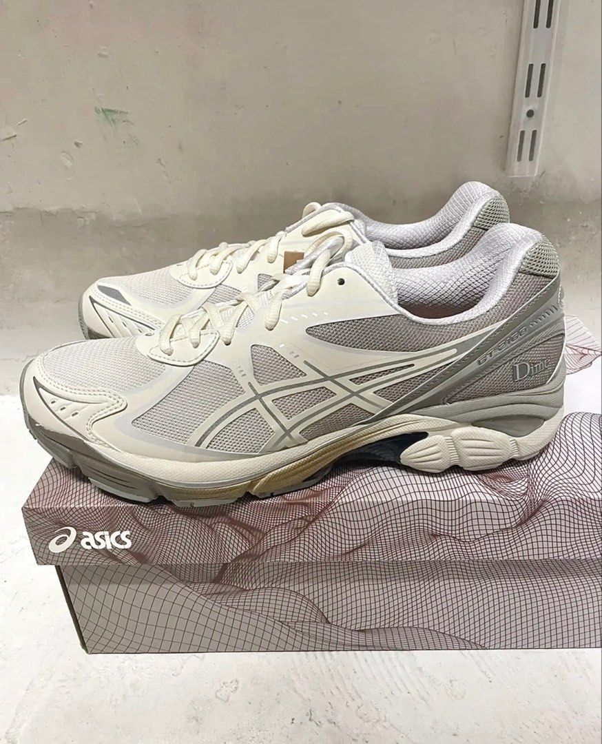 Asics order hot sale