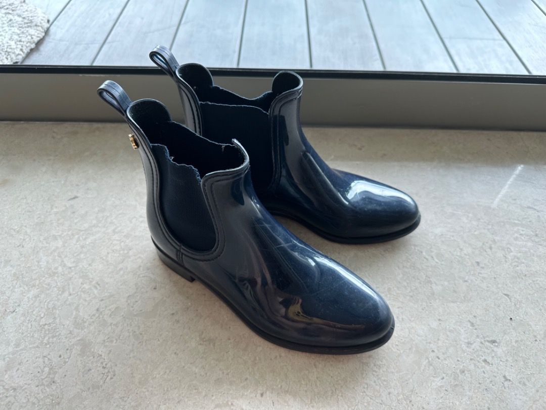 Rain boots size hotsell 1