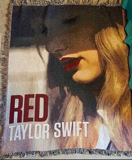 Taylor Swift 1989 Polaroid Key Chain - CELEBRITHINGS  Taylor swift  merchandise, Taylor swift 1989, Taylor swift
