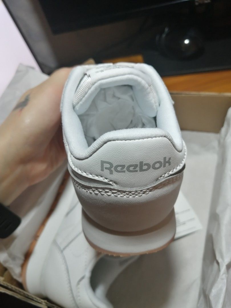Reebok Classic White Kid 4 to 5 year old Shoes Size 11