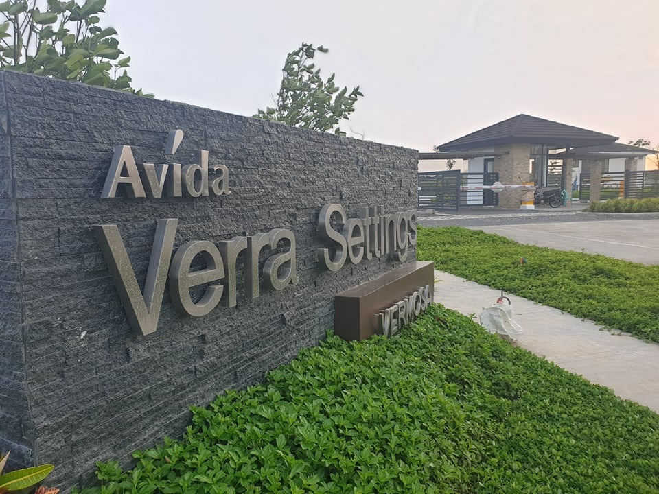 RUSH for sale CORNER residential lot in Avida Verra Vermosa Cavite