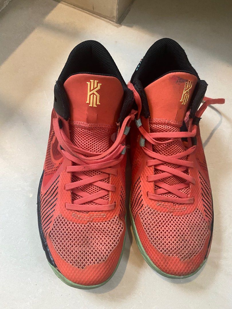 Sepatu basket nike kyrie irving store