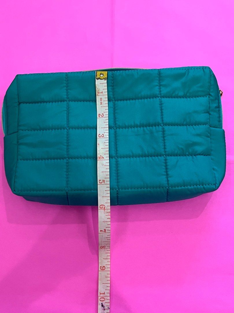 Sephora Pouch (Category: Face Care) located in Makati City. Submitted by cashfrancefashioncosmetics_ph (Listing ID 1280461532, Image 3). Description: SOLD PER PIECE THE SIZE IS POSTED GREEN COLOR LARGE SIZE ORIGINAL FROM SEPHORA.