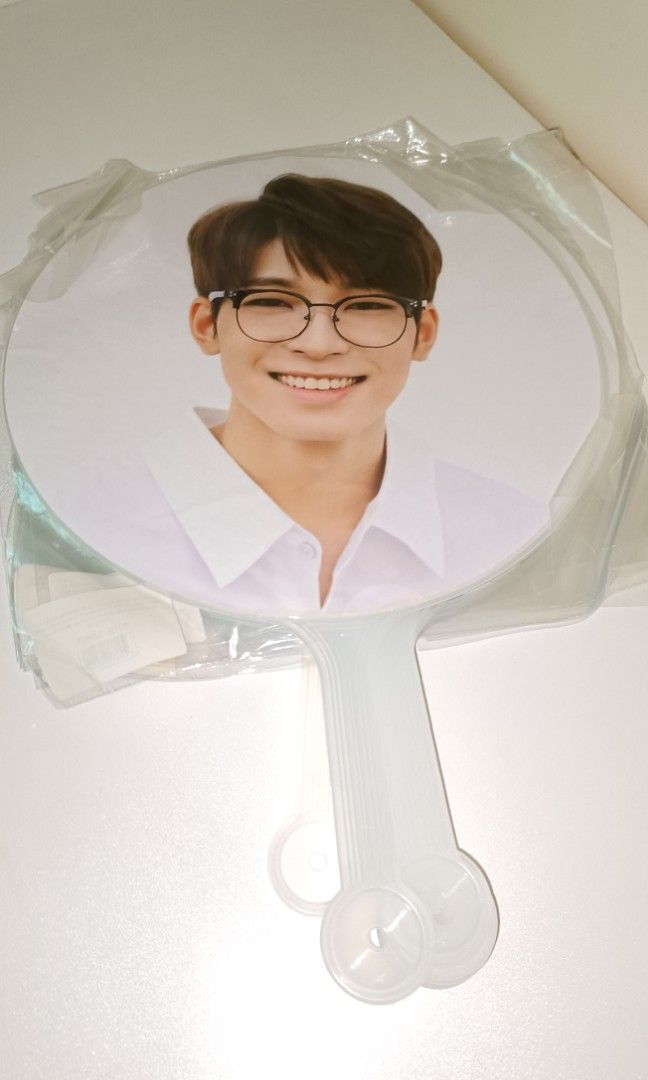 Seventeen Diamond Edge Concert 2017 Merch (Picket and Strap