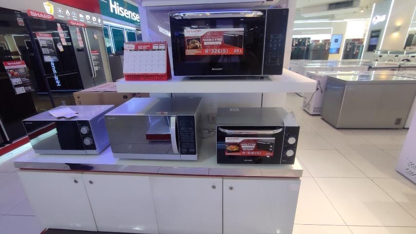 SHARP MICROWAVE OVEN (Category: Ovens & Toasters) located in Quezon City. Submitted by maryann5721 (Listing ID 1280406507, Image 1). Description: SHARP MICROWAVE OVEN R-20A(s) SRP 4,398 Cash 3,900 R-61E(S) SRP 4,698 CASH 4,300 R-72A(S) SRP 6,298 CASH 5,600 R-32E(S) SRP 5,898 CASH 5,300 Brand new and sealed with warranty and receipt 7 days replacement on factory defect only 1 yr warranty on parts and service Pick up / Viewing in the store located 
