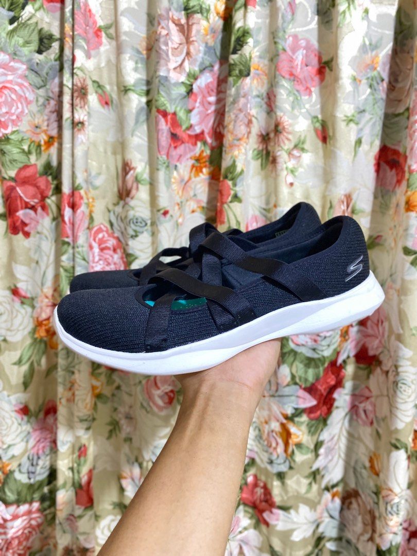 Skechers serene 2025 vanity