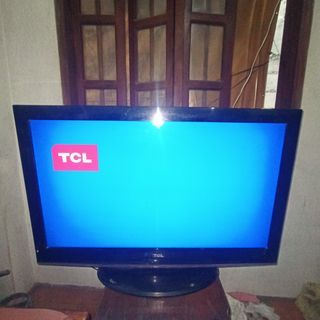TCL L39D10 FLAT TV