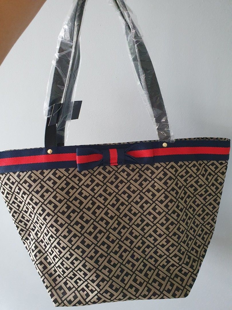 Real tommy hilfiger purse top