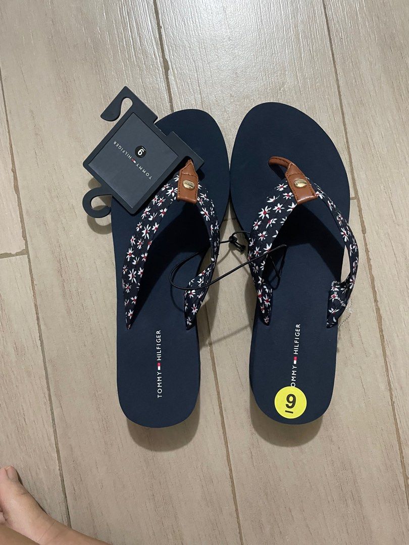 Tommy hilfiger discount flip flops womens
