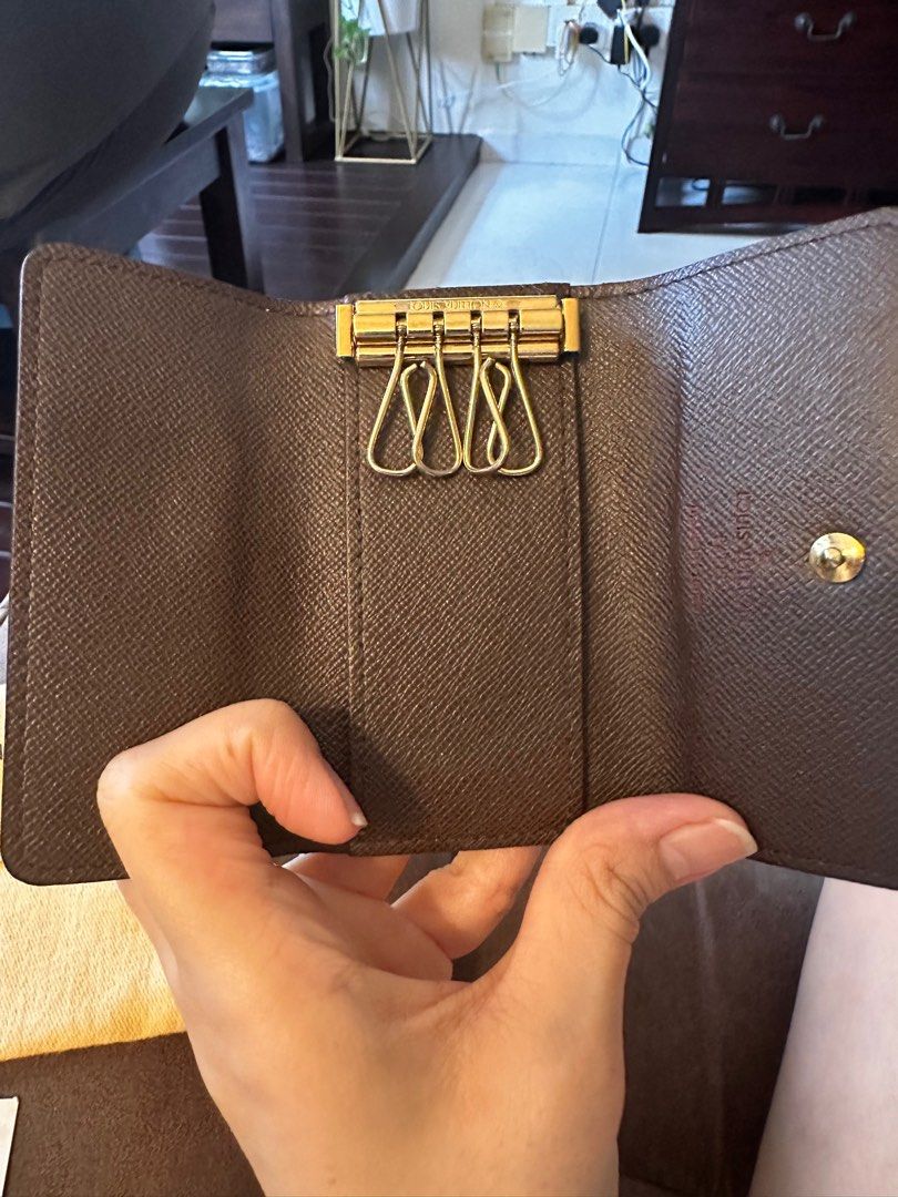 Louis vuitton best sale key pouch used