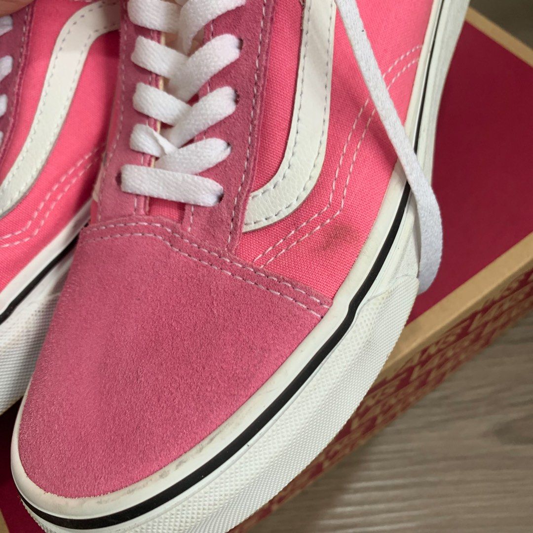 Strawberry online pink vans
