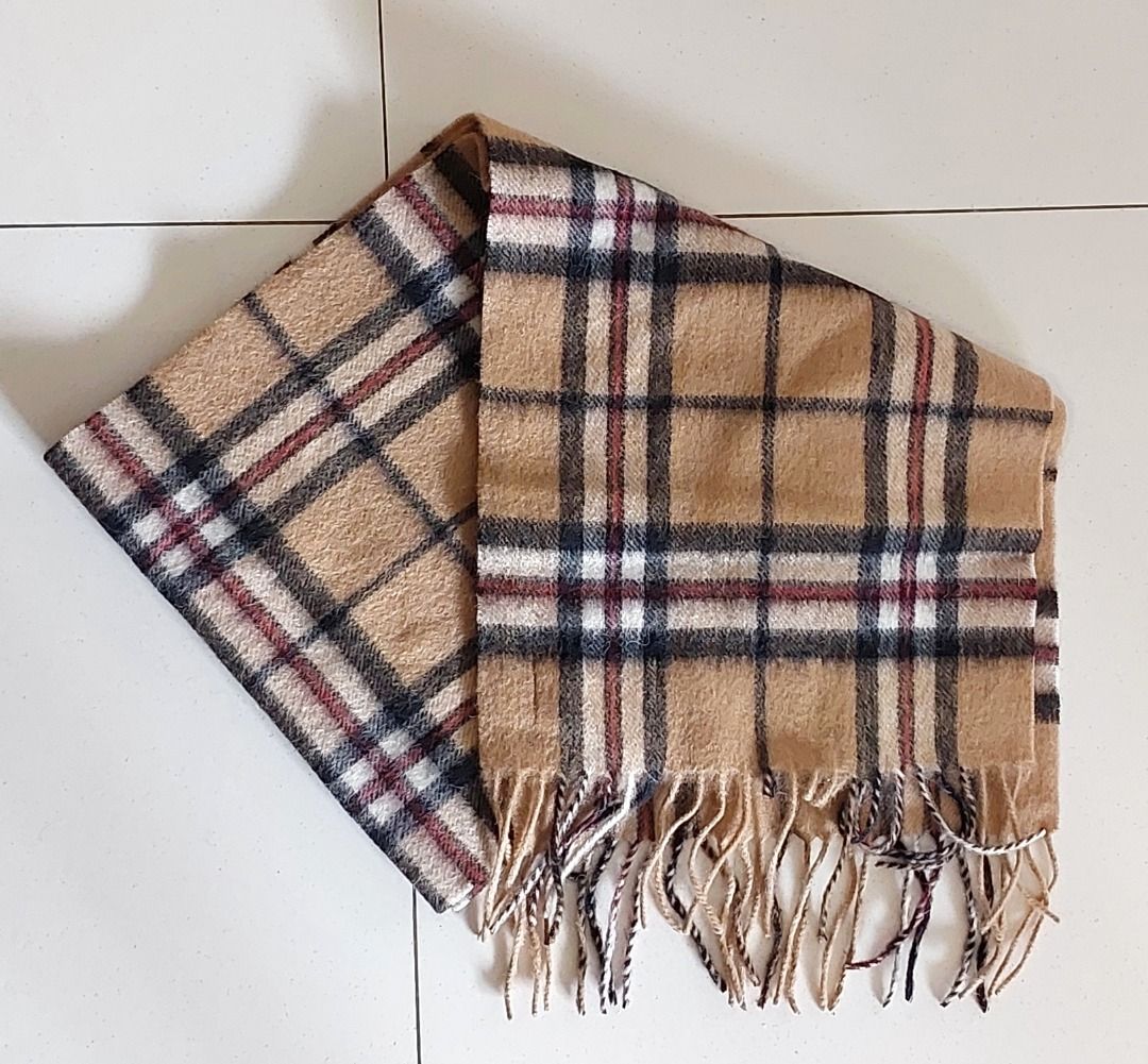 Burberry used scarf top