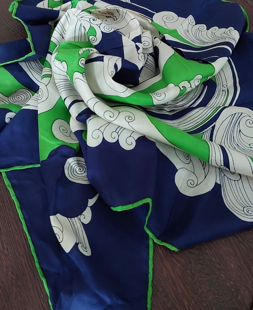 White hot sale square scarf
