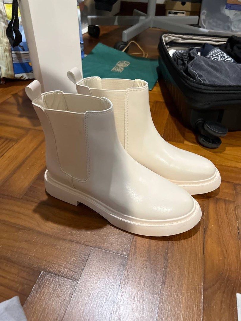 White Boots Women s Fashion Footwear Boots on Carousell