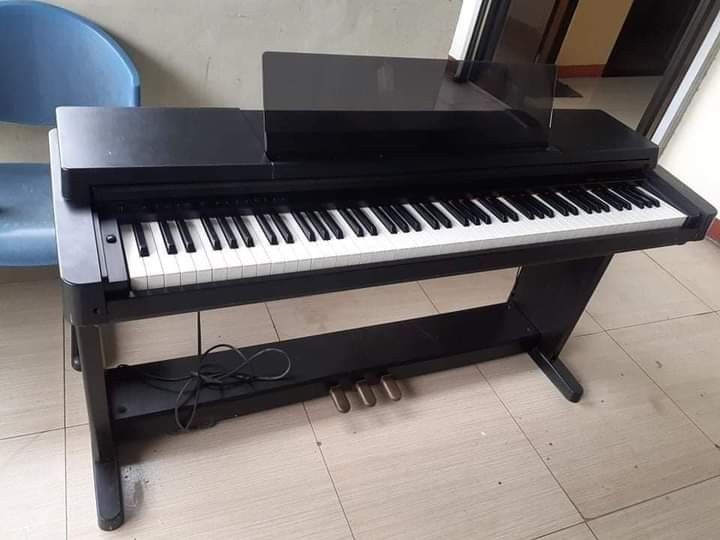 Yamaha Clavinova CLP560 Digital Piano (Category: Musical Instruments) located in Guiguinto. Submitted by Piano21 (Listing ID 1280452054, Image 1). Description: 🎹 Yamaha Clavinova CLP-560 🎹 Selling for 21,000 only! -88 weighted keys -Steareo Sampling -3 pedals -Split Voice Function Send us pm for more details Available for viewing @ our Piano Showroom 📍Sta.Clara Estate Sta.Rita Guiguinto Bulacan 09365418503.