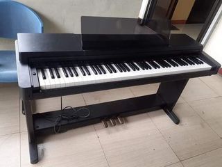 Yamaha Clavinova CLP560 Digital Piano