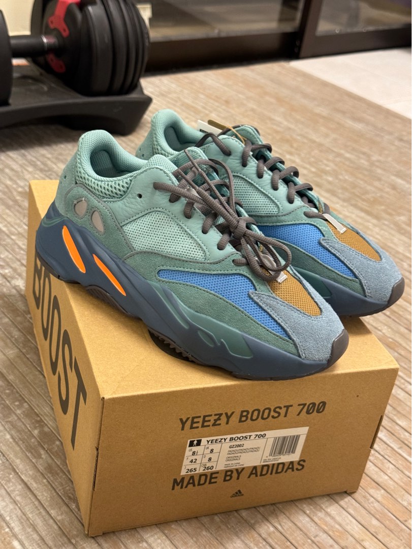 Yeezy 700v1 outlet