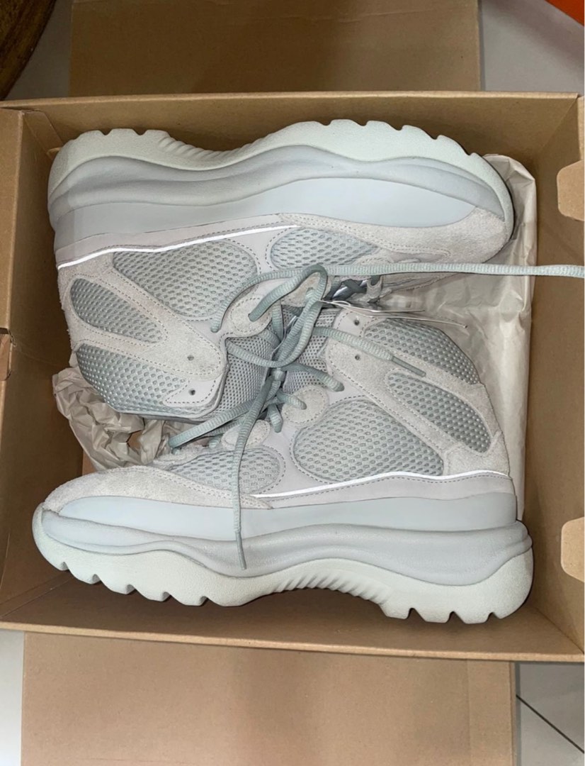 Yeezy desert outlet boot box