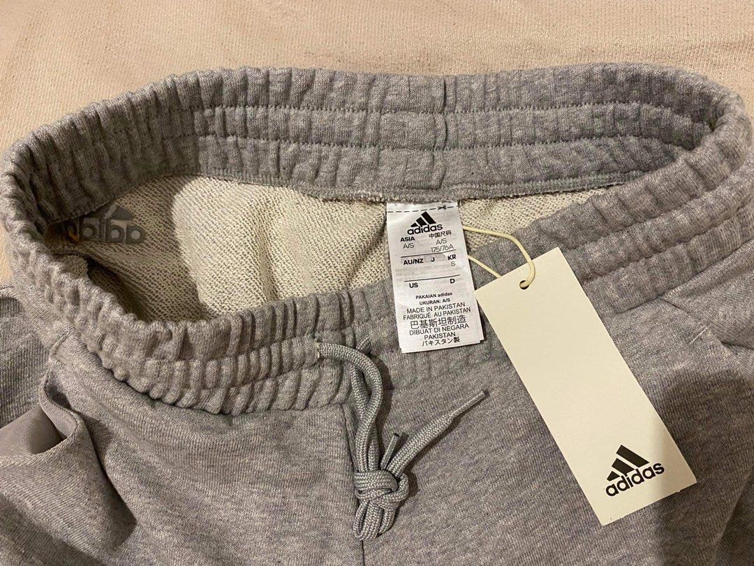 adidas short original, Men's Fashion, Activewear on Carousell