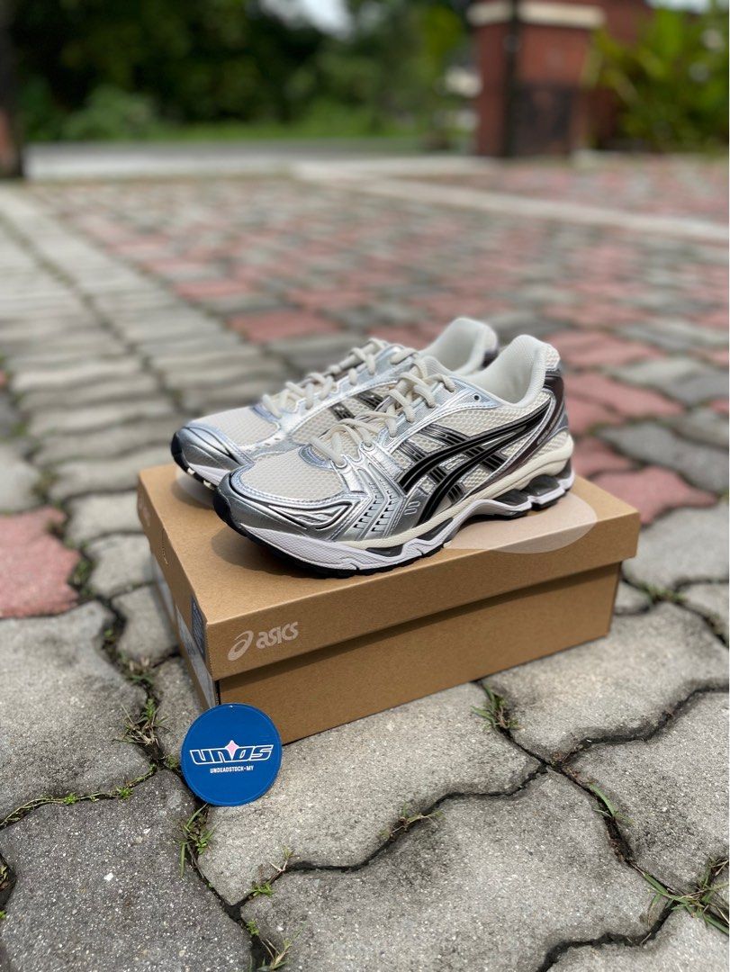 U nas on sale asics