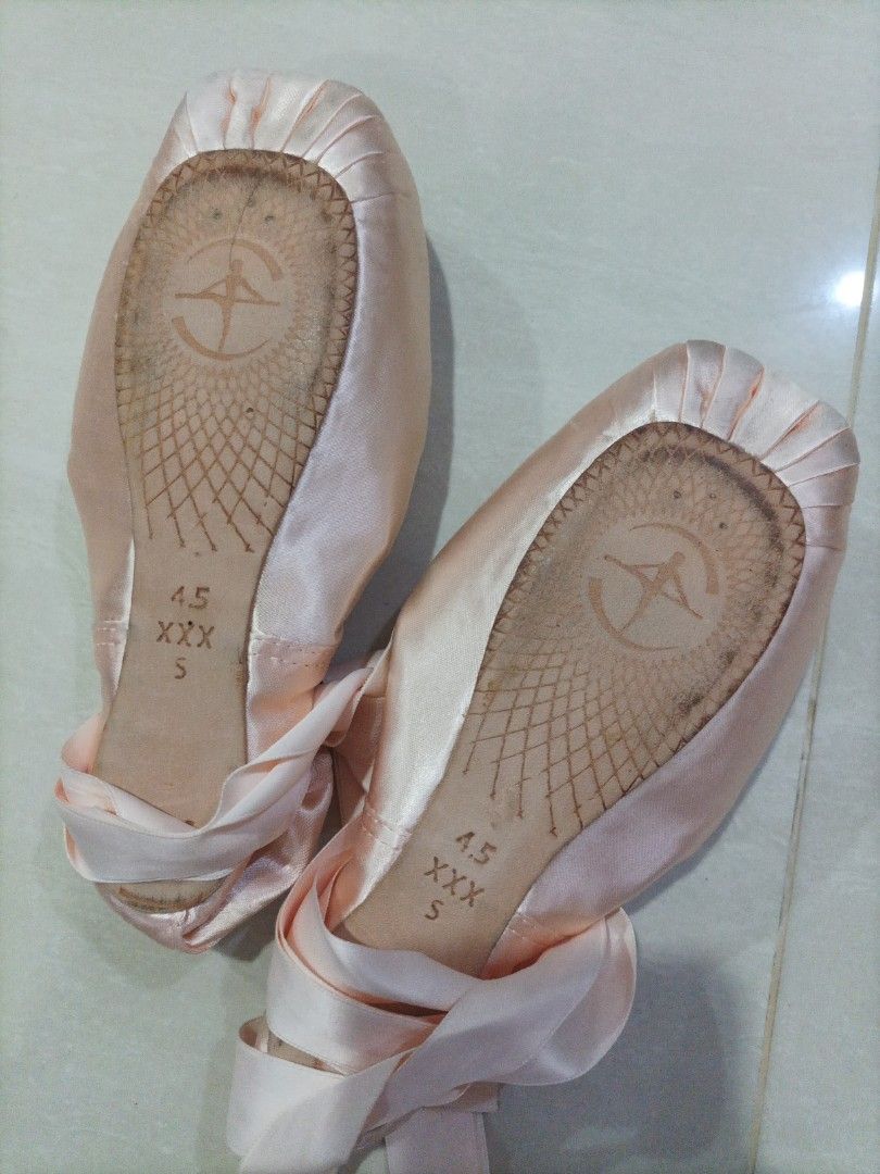 Harga clearance pointe shoes