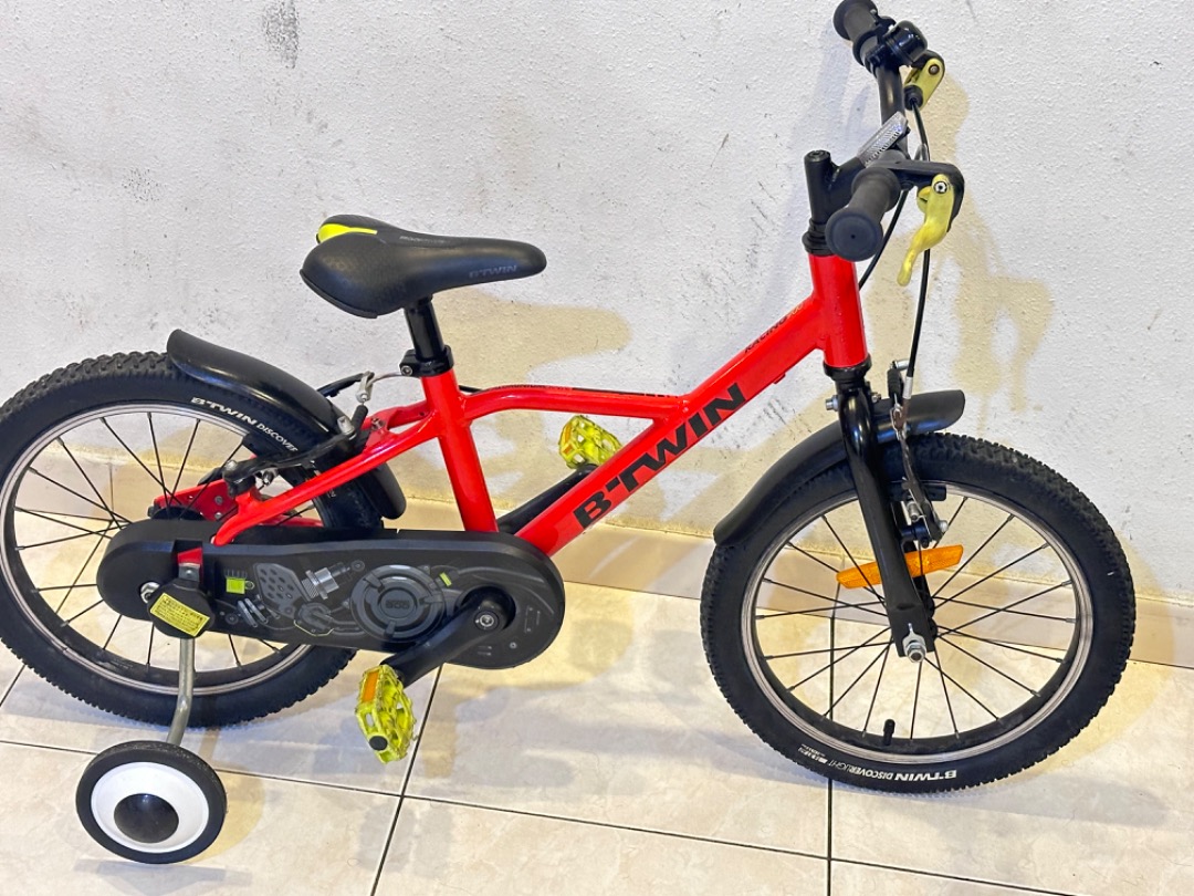 Btwin Kids Bike 16 inch Lightboy 900 alloy with training wheels