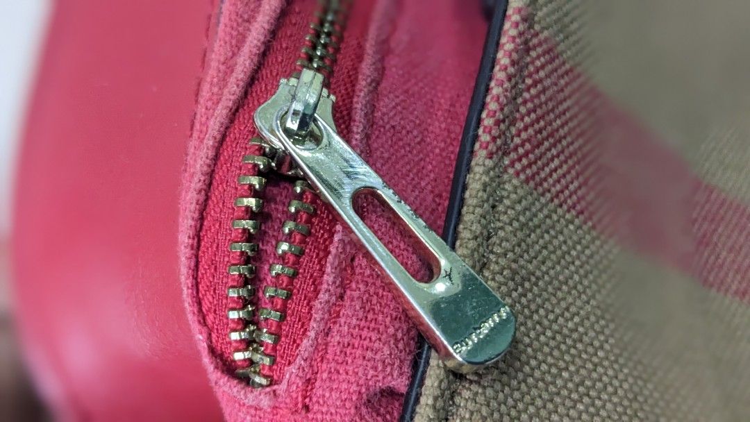 Burberry gowan crossbody bag store