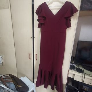 BURGUNDY RED LONG DRESS MEDIUM TO LARGE (PROM, BRIDESMAID, PARTY, FORMAL)