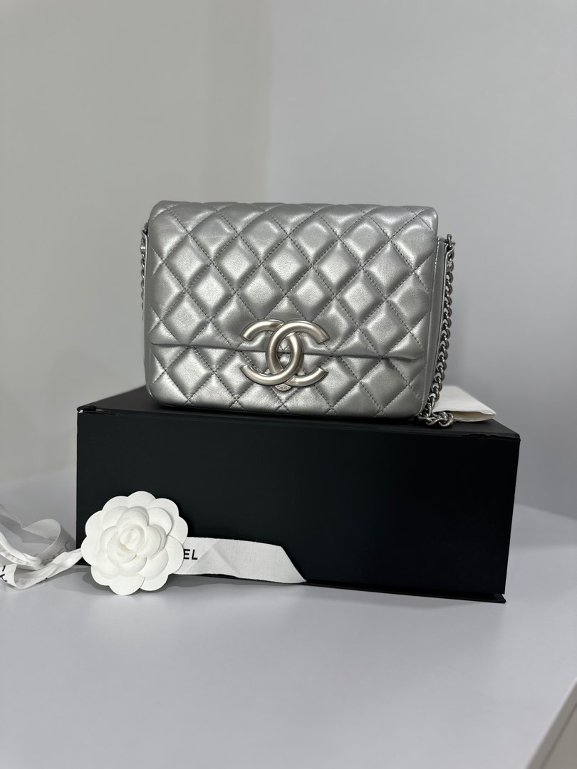 Chanel bag on sale silver chain
