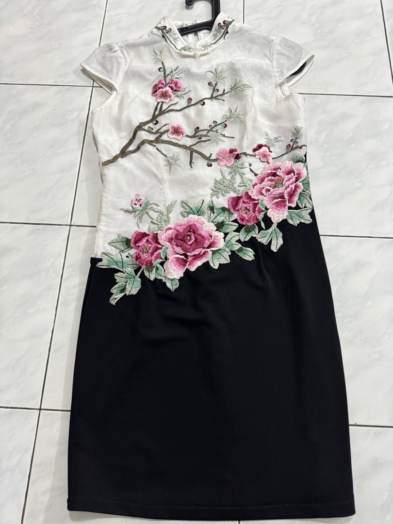 Cheongsam 3D embroidered, Women's Fashion, Dresses & Sets, Traditional & Ethnic  wear on Carousell