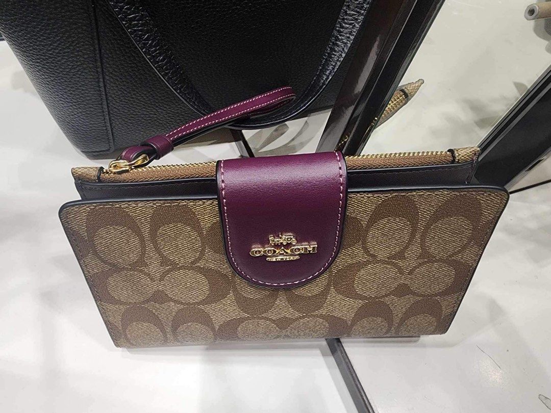 Coach wallet usa sales