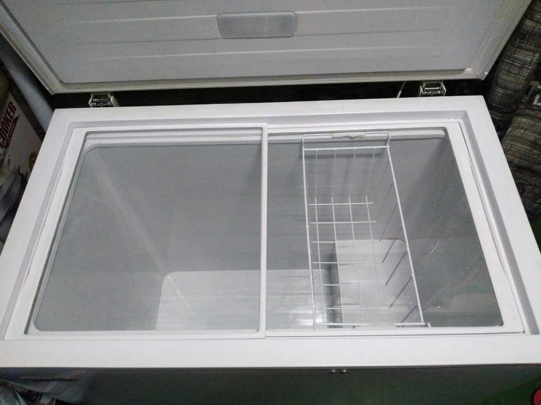 Condura Chest Freezer Inverter (Category: Refrigerators and Freezers) located in Manila. Submitted by lhotbalitbit (Listing ID 1280715739, Image 3). Description: Item almost new, w/ carton in the bottom. We used it only for 3 months. Guaranteed in good condition. No Issue. RFS: We prefer smaller due to limited space of our new place. Mode of Payment: Gcash or Bank Transfer thru BDO or BPI only. Buyer will shoulder the shipping fee. If within the 