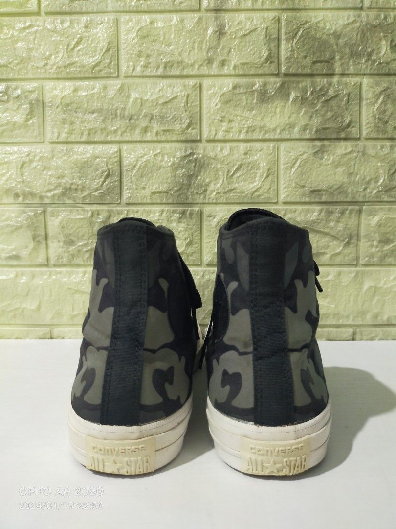 Chuck taylor all star 2 hotsell camo