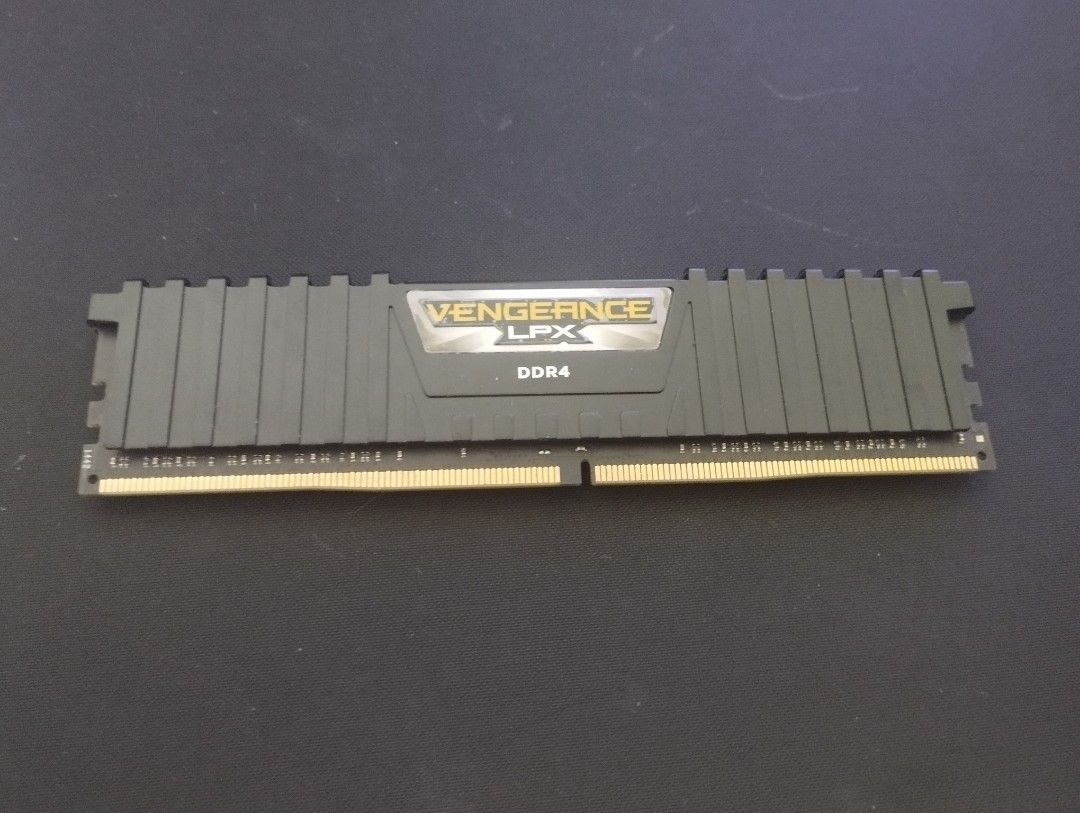 Corsair vengeance cheap lpx 4gb