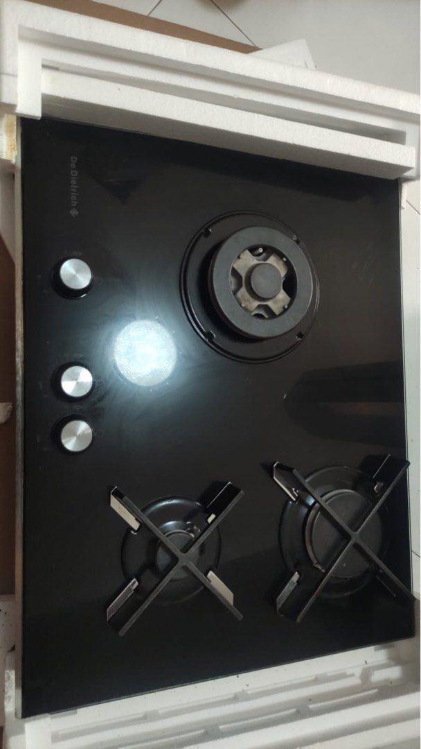 DE DIETRICH GAS HOB3 BURNER DPG7549BC, TV & Home Appliances, Kitchen