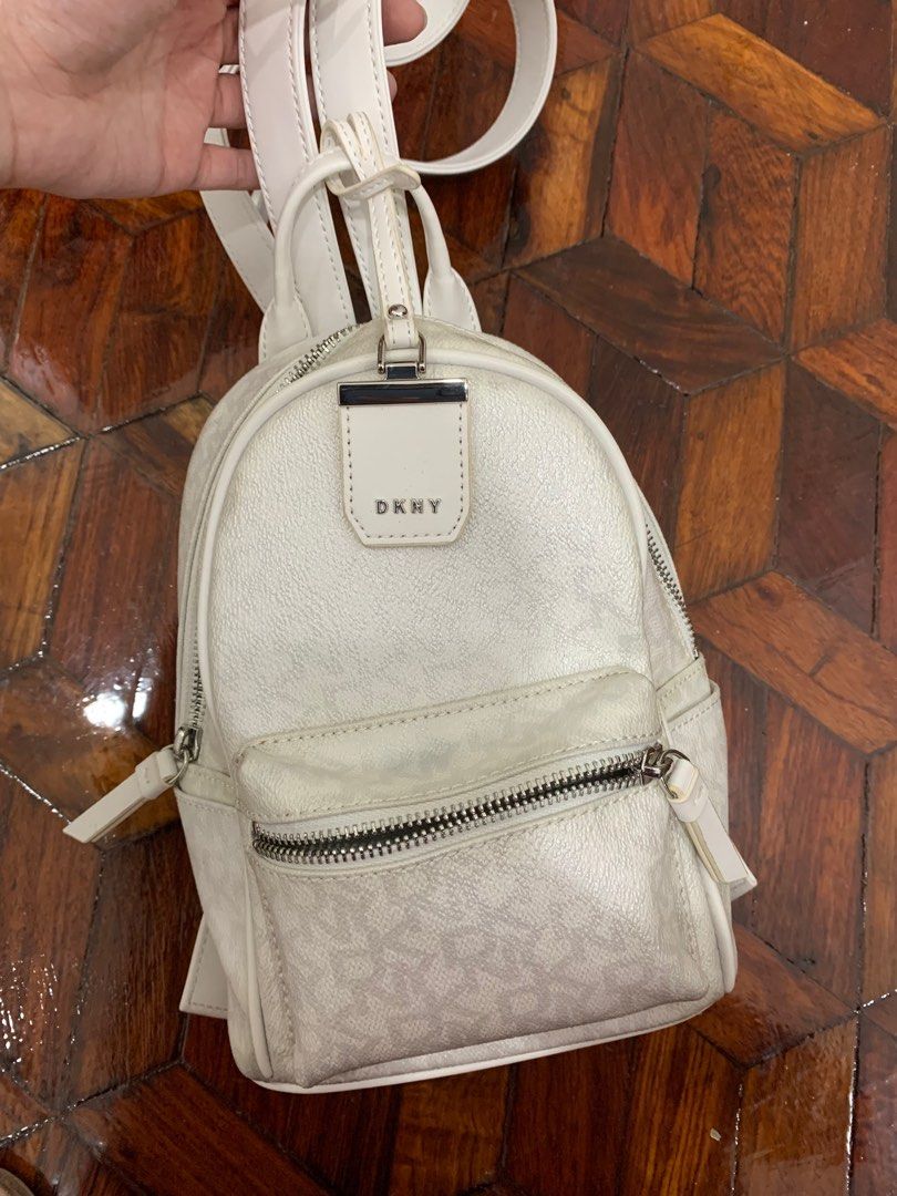 dkny mini backpack price Women's Handbags Backpack,BLK/GOLD,large : Clothing, Shoes & Jewelry Drawing on designer donna karans original principle of creating for the woman who never knew where the day would take her DKNY Nyc Backpack - Macy's