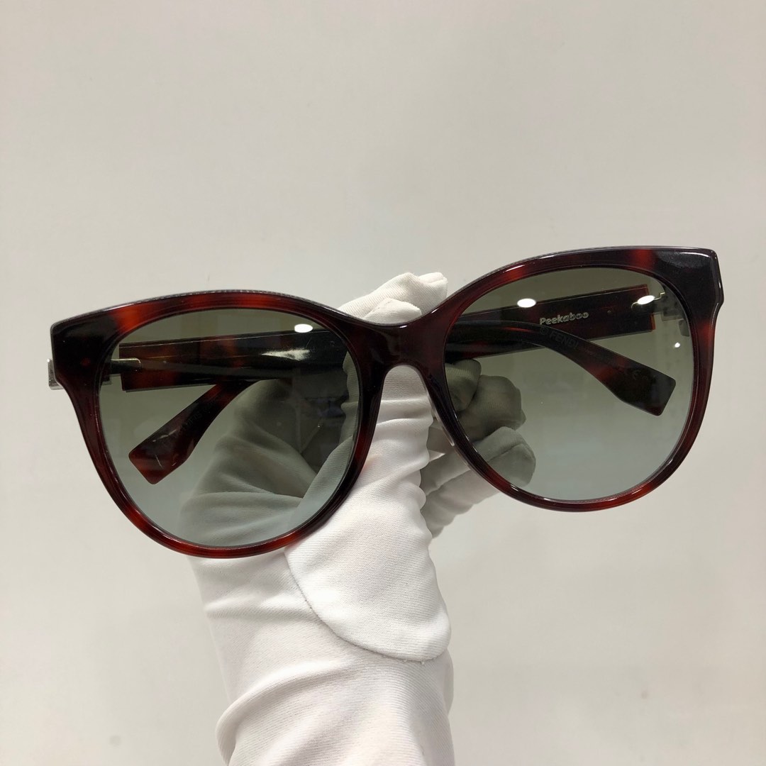 Fendi peekaboo sunglasses top