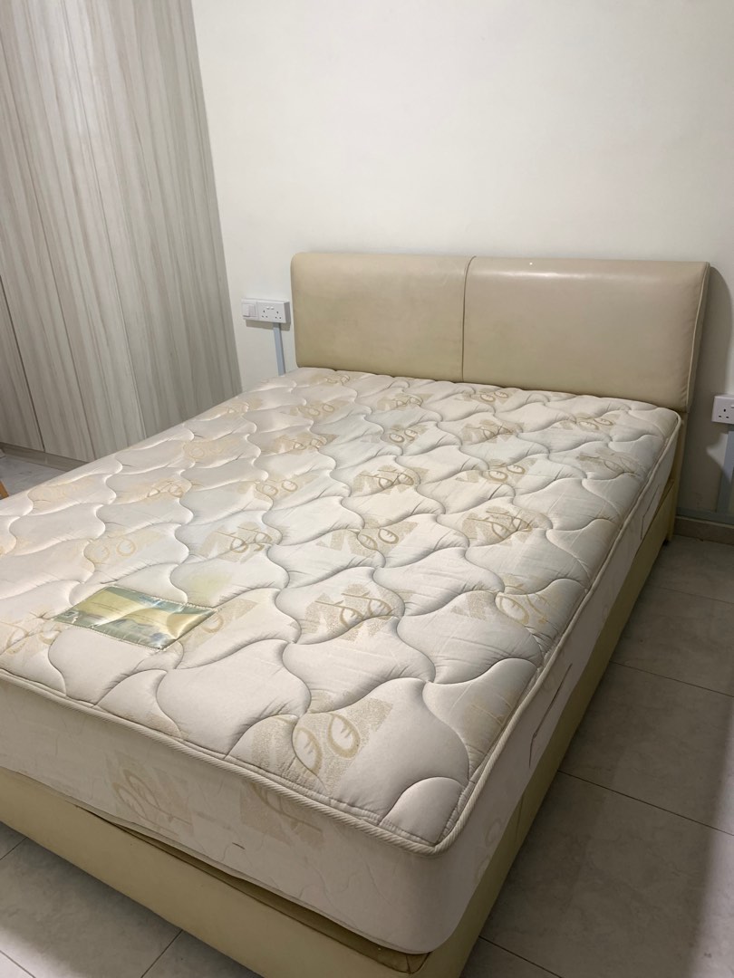 FREE mattress and bedframe pickup 19/1/2024, Furniture & Home Living, Furniture, Bed Frames