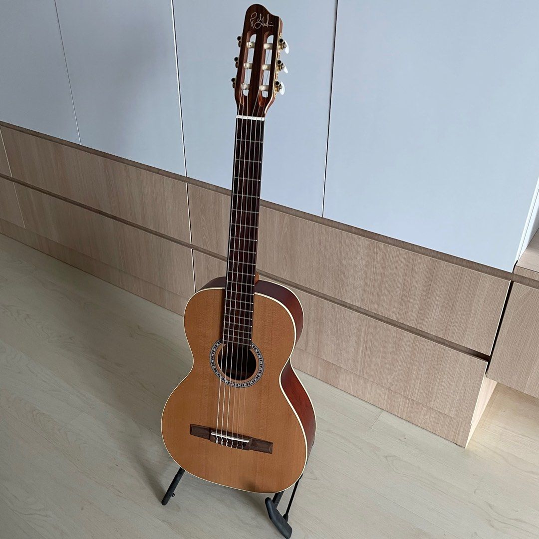 Godin Motif QIT Nylon Classical Guitar, Hobbies & Toys, Music & Media ...