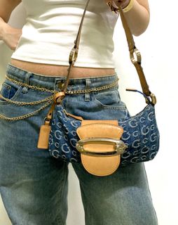 (Category: ) located in . Submitted by redumbrella02 (Listing ID 1280773731, Image 1). Description: .