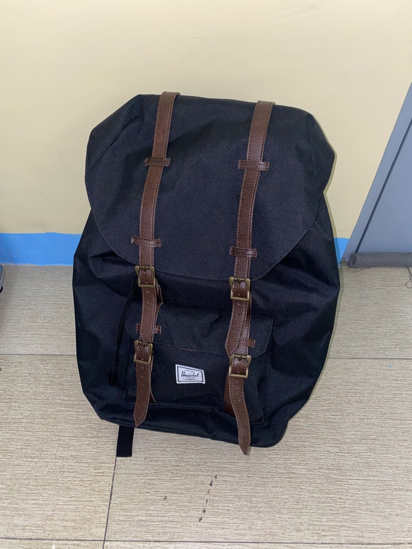 Herschel leather store strap peeling