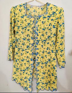 (Category: ) located in . Submitted by wewear.vintages (Listing ID 1280622186, Image 1). Description: .
