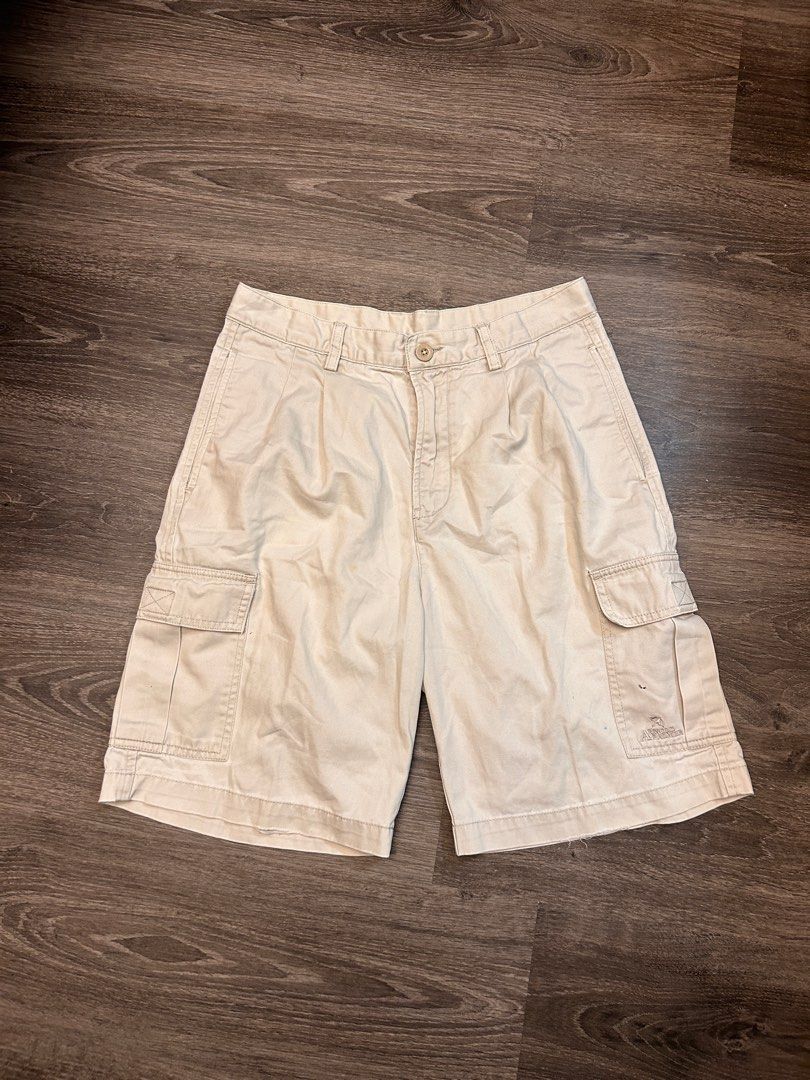 White khaki discount shorts mens